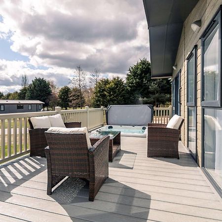 Ashworth Lodge With Hot Tub Barmby on the Moor Dış mekan fotoğraf